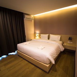L Hotel
